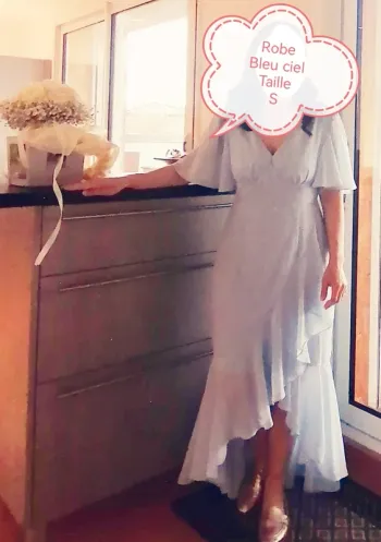 Robe de cérémonie bleue ciel taille S neuve