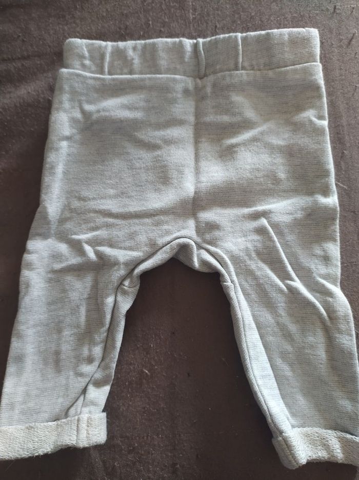 Tee shirt manche longue et pantalon 3 mois