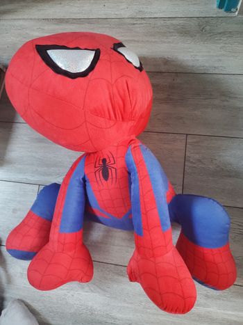 Peluche spiderman 