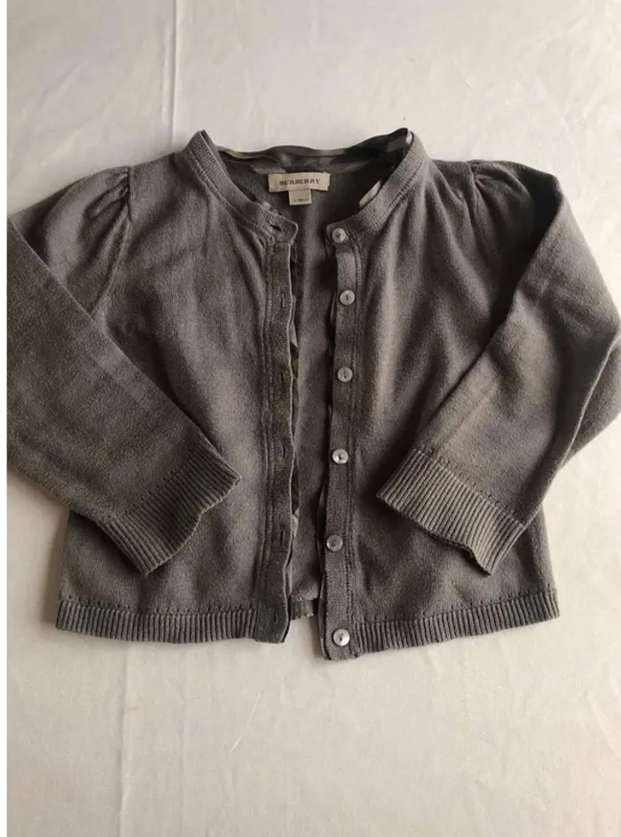 Gilet  Burberry authentique 3 ans  en parfait  état