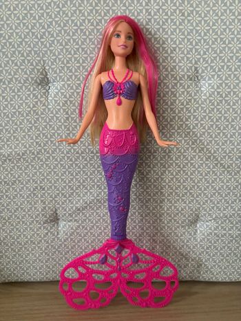 Poupée "Barbie Sirène Bulles Magiques"