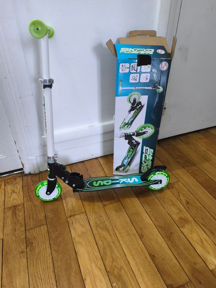 Trottinette  lumières LED. - photo numéro 2