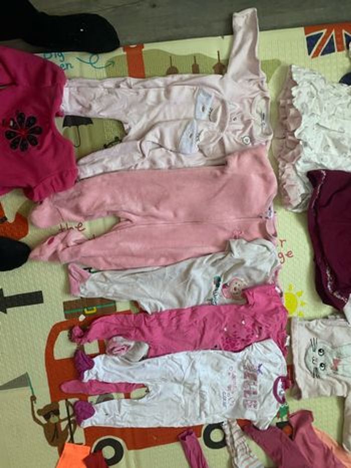 Lot 25 vêtements taille 12 mois - photo numéro 3