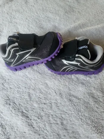 Baskets souples filles Reebok taille 19,5