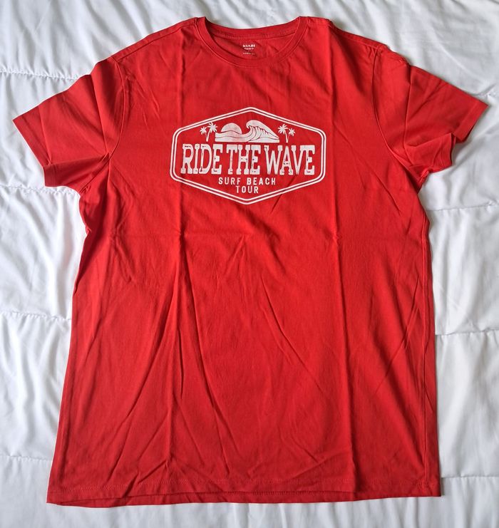 T shirt rouge et blanc Taille L