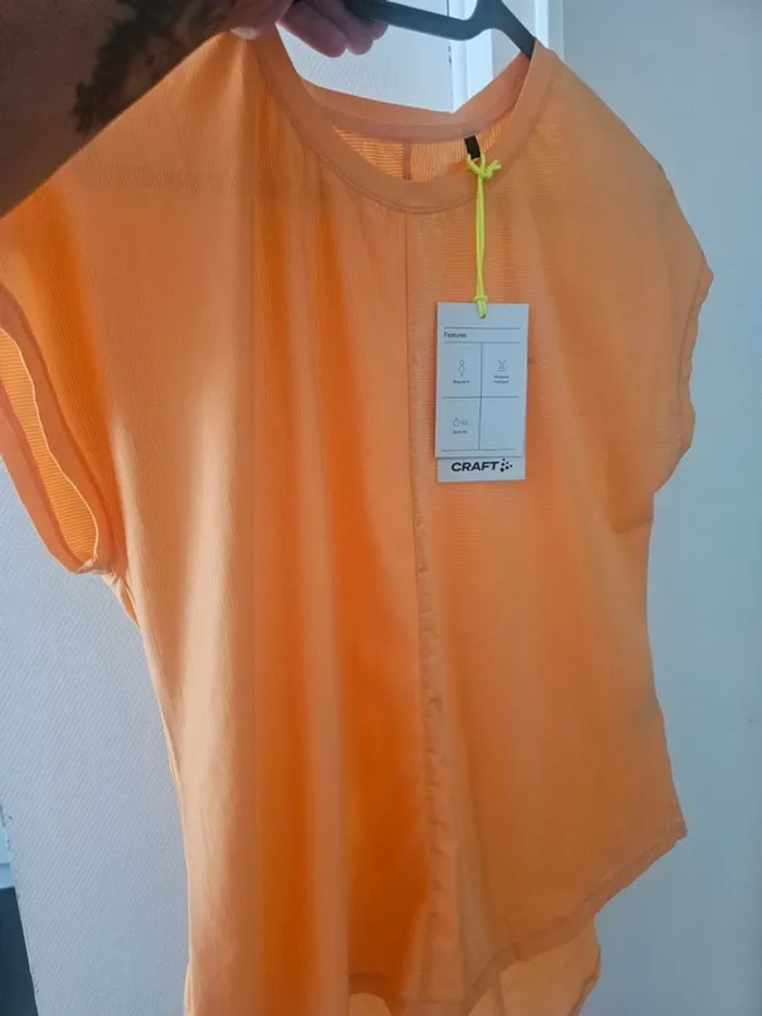 Tee-shirt sport femme taille S neuf - photo numéro 10