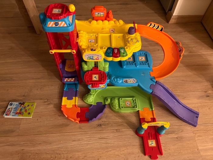 Lot Tut Tut Bolides – Grand garage interactif + voiture « Yann, roi de la dépanne » - photo numéro 2