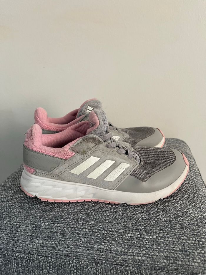 Baskets Adidas Pour Filles taille 31 1/3 - photo numéro 2