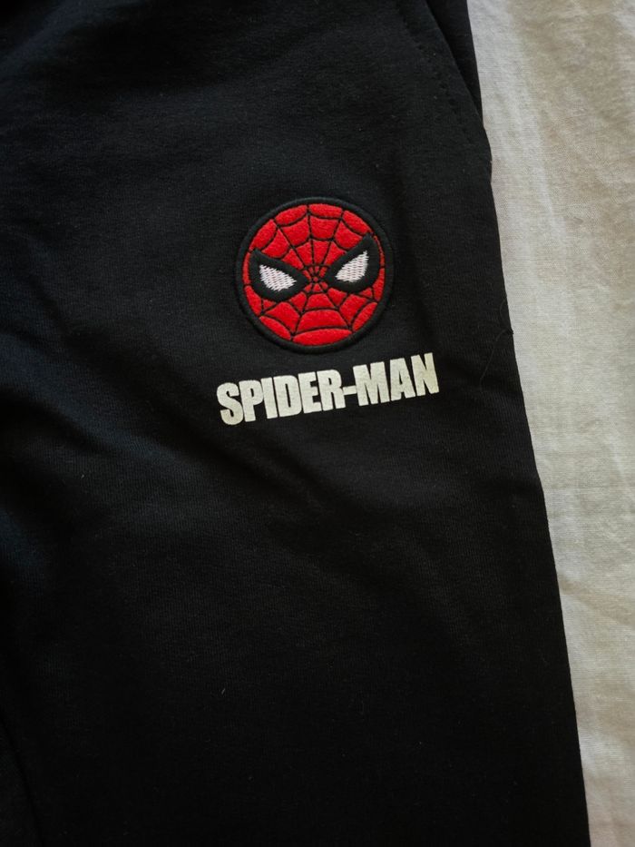 Jogging spiderman 8ans - photo numéro 3