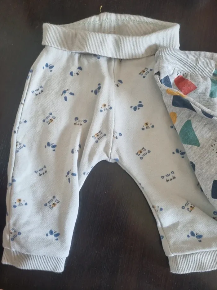 Lot 3 pantalons - photo numéro 4