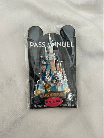 Pin’s Officiel Disneyland Paris Pass Annuel 2019