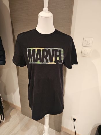t-shirt marvel noir logo camouflage taille l