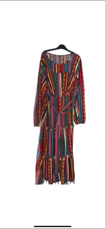 Magnifique robe taille 42 multicolor tres bonne etat