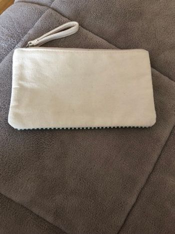 Pochette La Roche Posay neuve