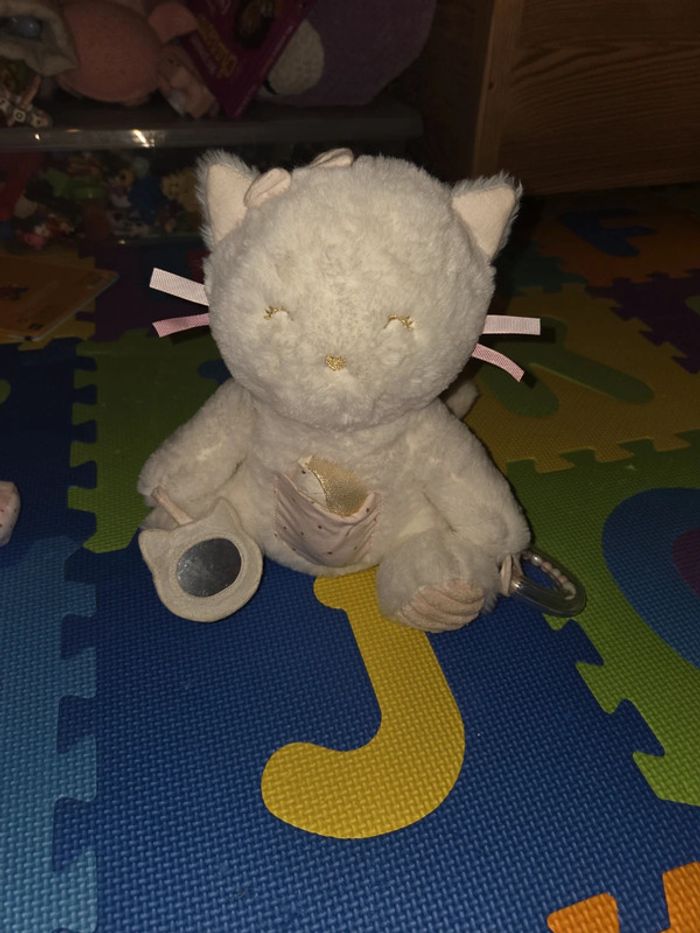2 peluches douces sensorielles