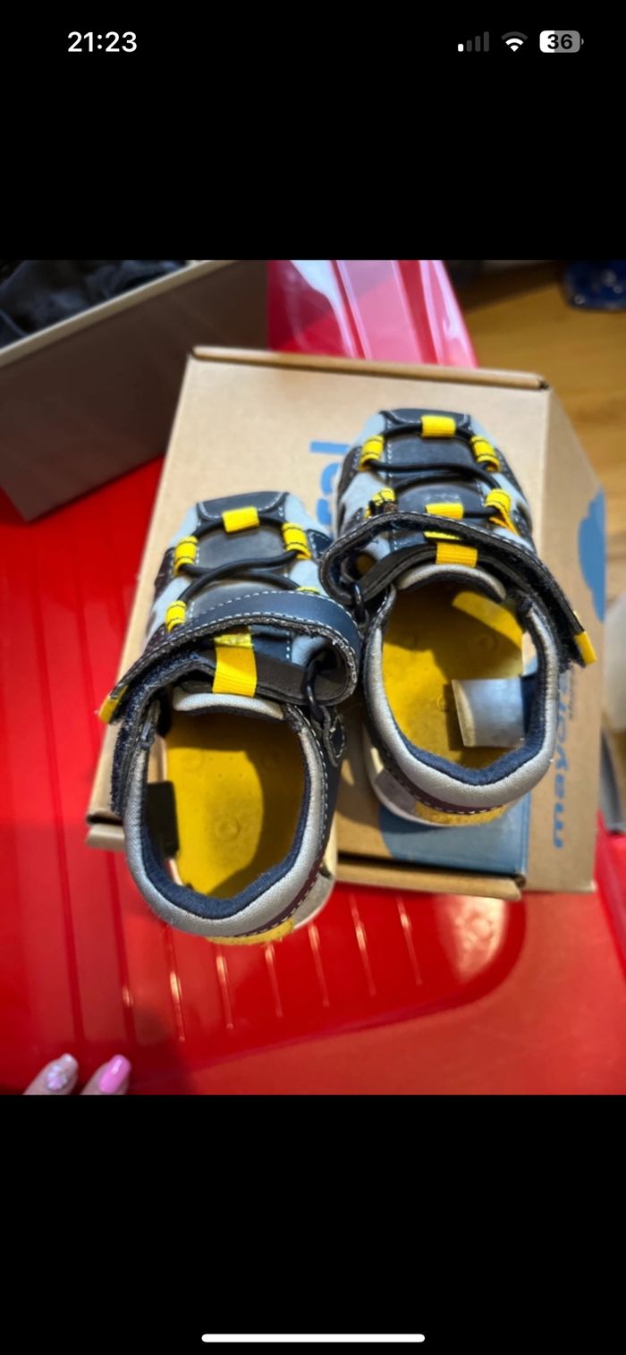Chaussures garçon. - photo numéro 3