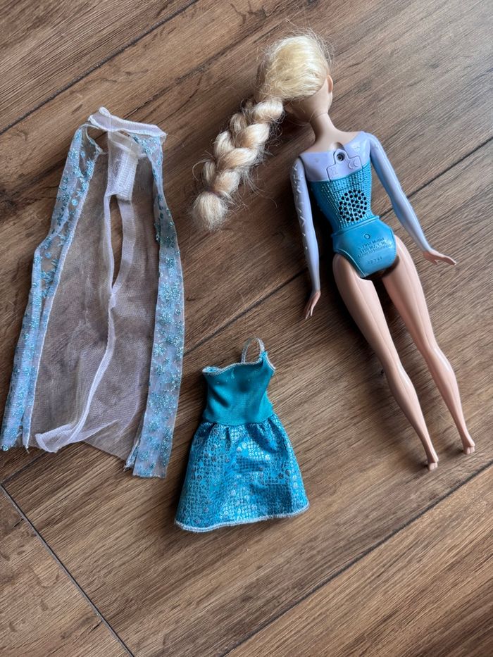 Barbie Anna qui chante et Elsa reine des neiges - photo numéro 3