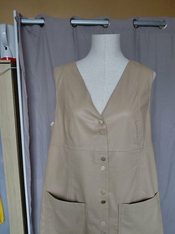 Très jolie robe simil cuir femme T XL 