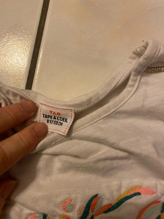 Lot de deux. T-shirts, taille huit. - photo numéro 4