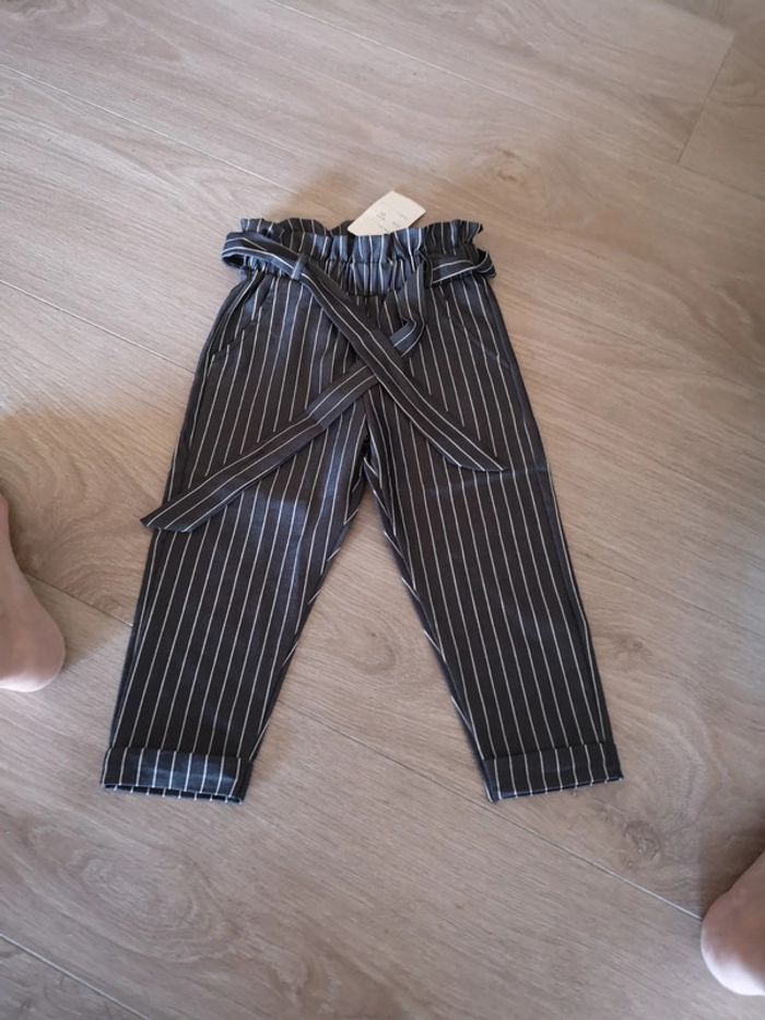 Pantalon neuf 4ans