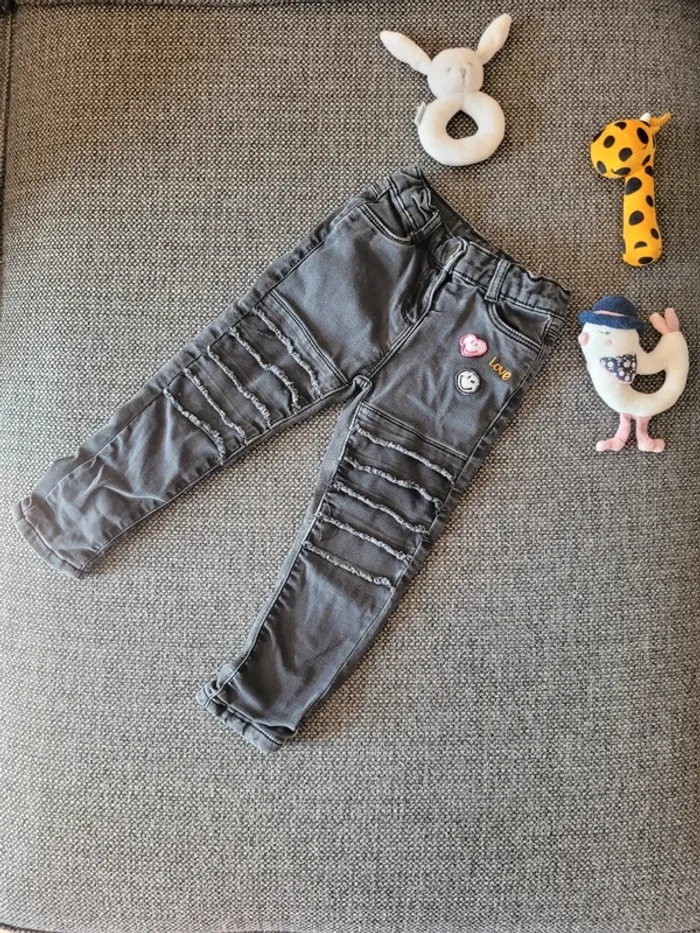 Jean effet destroy fille 3 ans - photo numéro 2