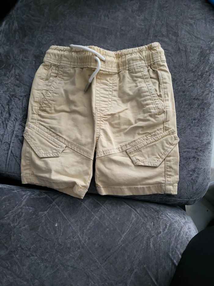 Short beige cargo 3/4 ans