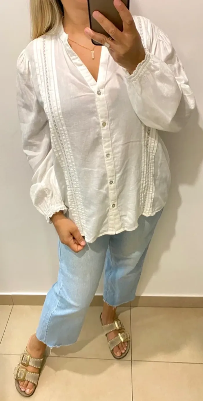 Chemise brodée col v Taille L - photo numéro 4