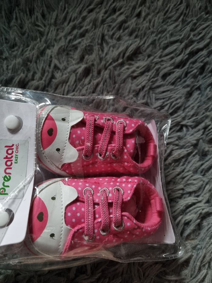 Chaussure fuchsia à pois blanc pointure 17-18 - photo numéro 2