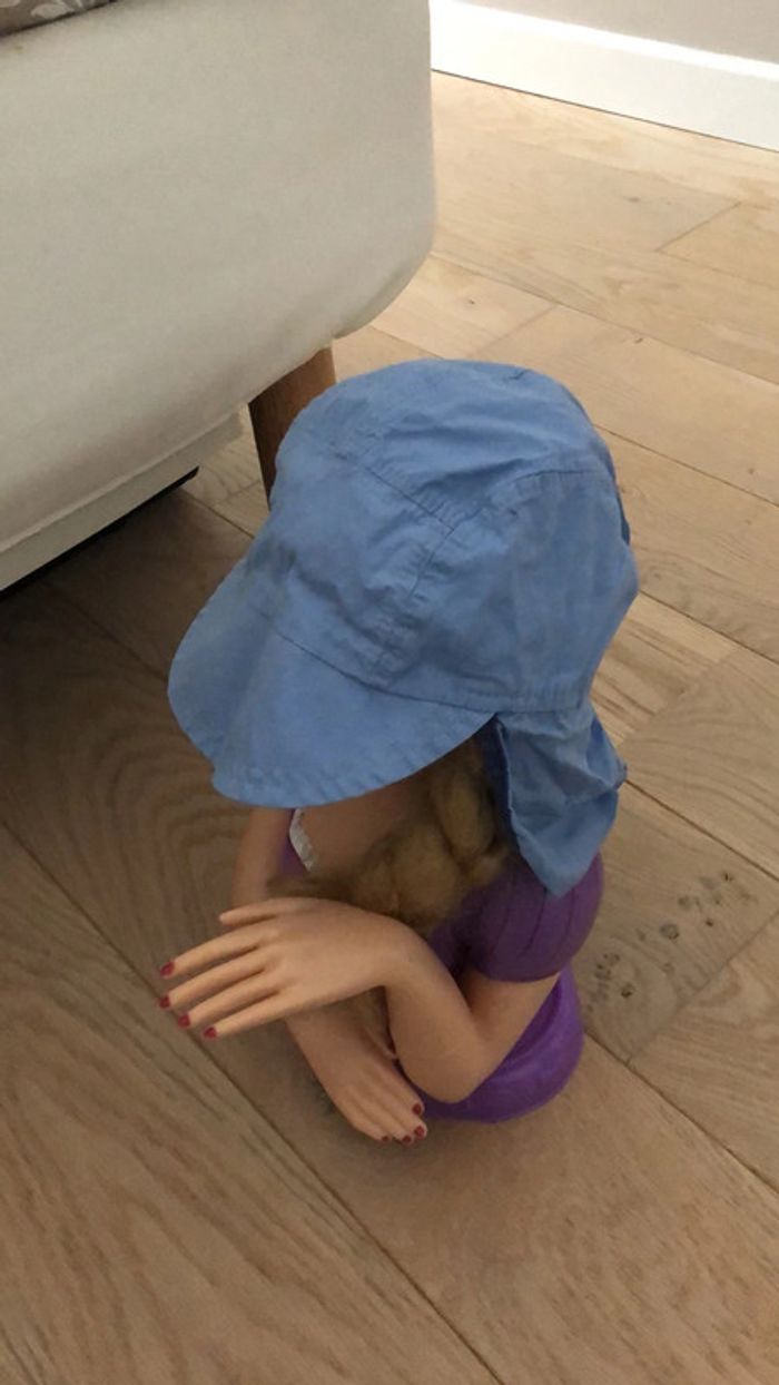 Chapeau bleu - photo numéro 2