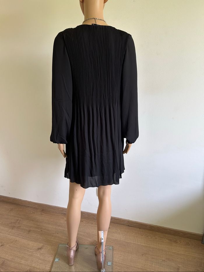 Robe noire plissée à manches longues EDJI taille 36 comme neuve - photo numéro 6