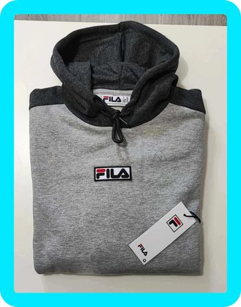 Sweat a capuche FILA taille XS NEUF jamais porté avec étiquette
