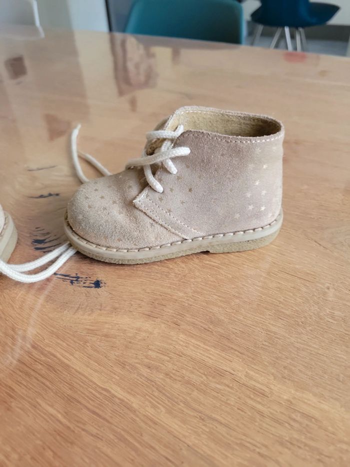 Chaussures montantes Daim pointure 21 - photo numéro 3