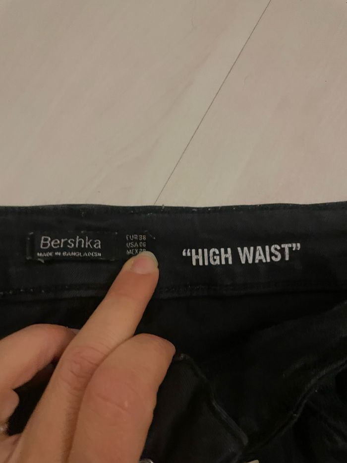 Jeans Bershka taille 38 - photo numéro 3