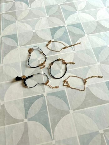 Lot de 5 bracelets femme- Neuf - Shein