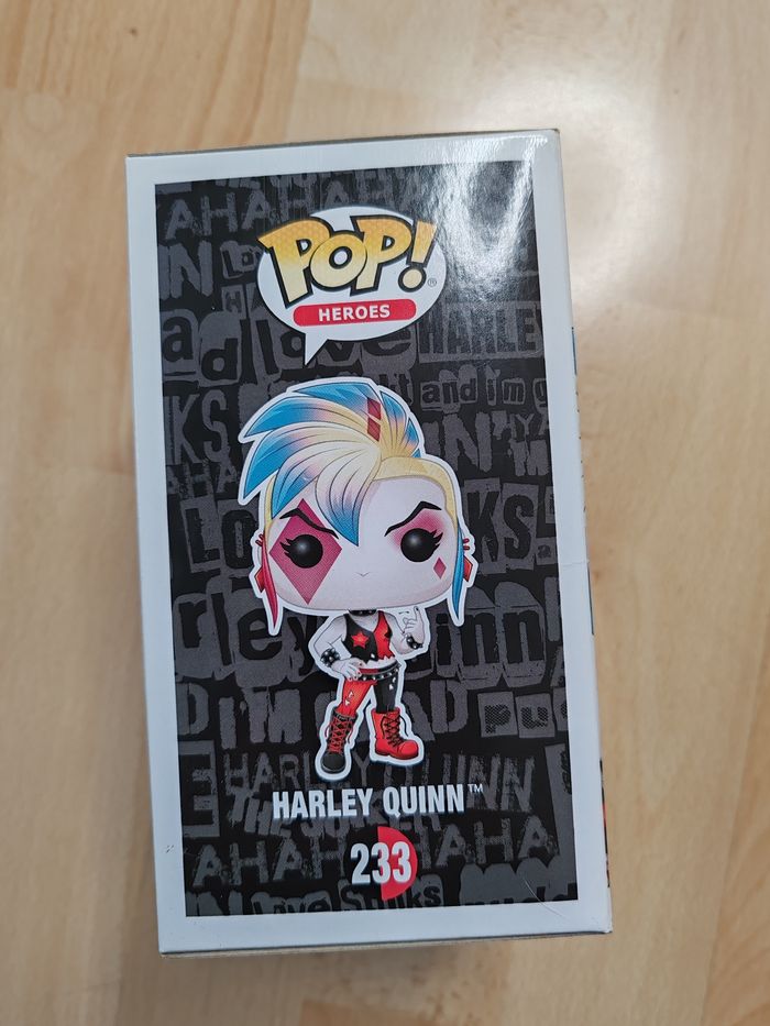 Figurine Pop Harley Quinn exclusive 233 - photo numéro 4