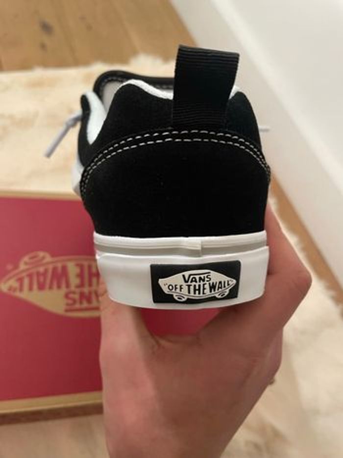 Vans Knu Skool taille 35 noir et blanches - photo numéro 2