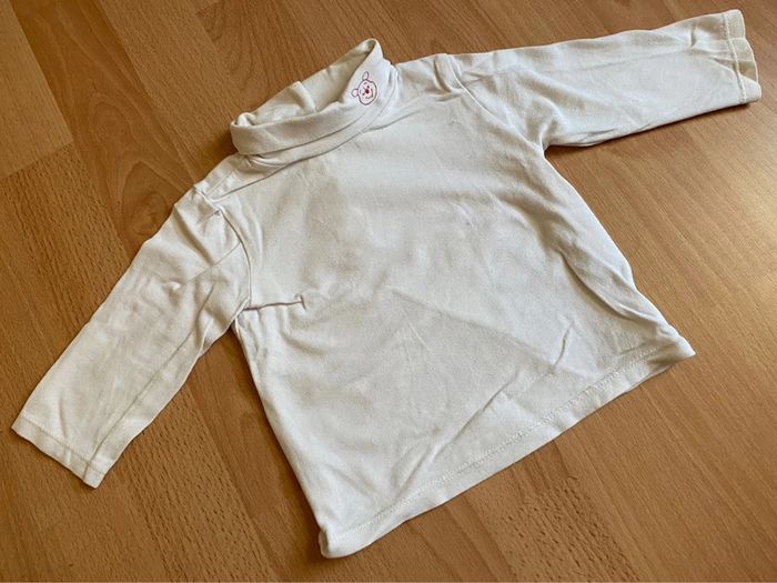 Joli sous-pull à col roulé blanc Disney Winnie l’ourson T. 6 mois/68 cm garçon TBE