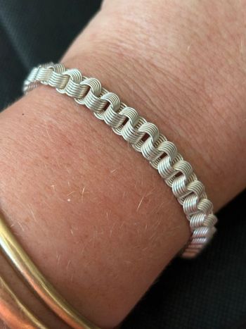 Joli bracelet plat en argent massif femme TBE