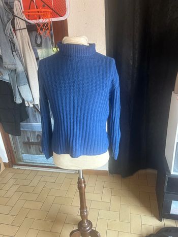 Joli pull bleu femme