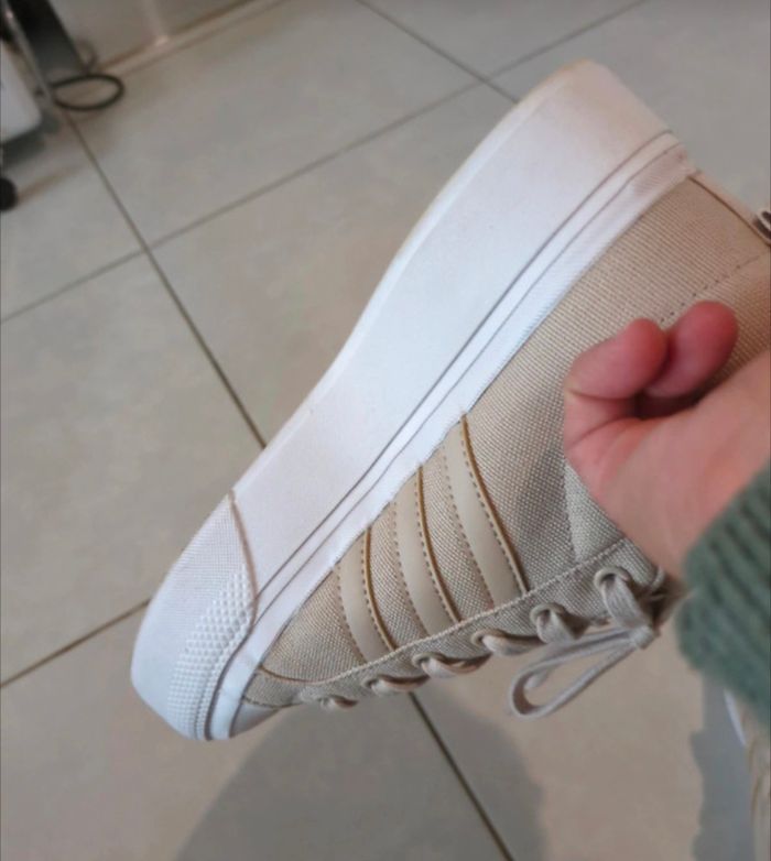 Basket comme neuf a - photo numéro 6