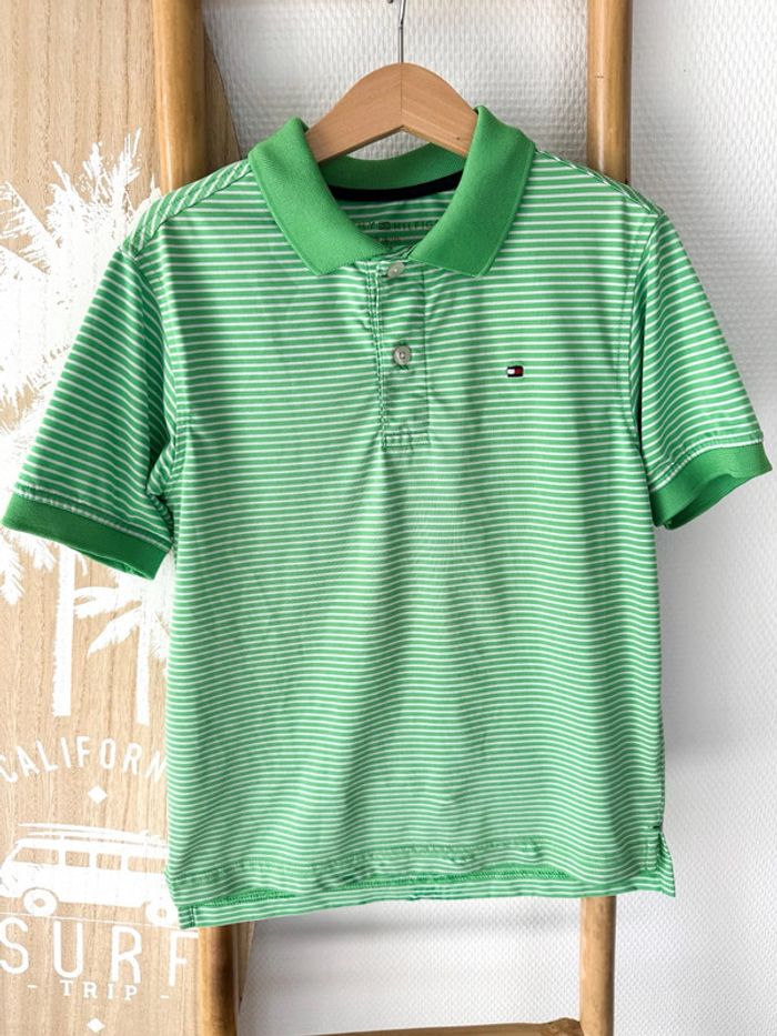 Polo manches courtes à rayures Tommy Hilfiger taille 8-10 ans