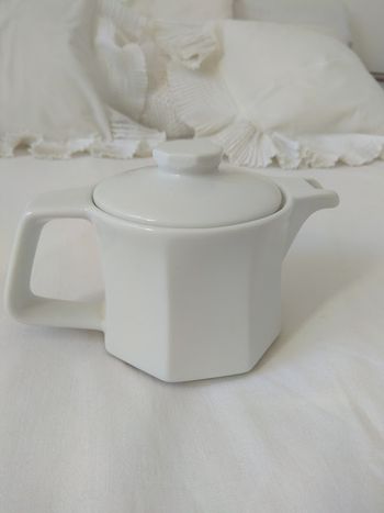Théière blanche