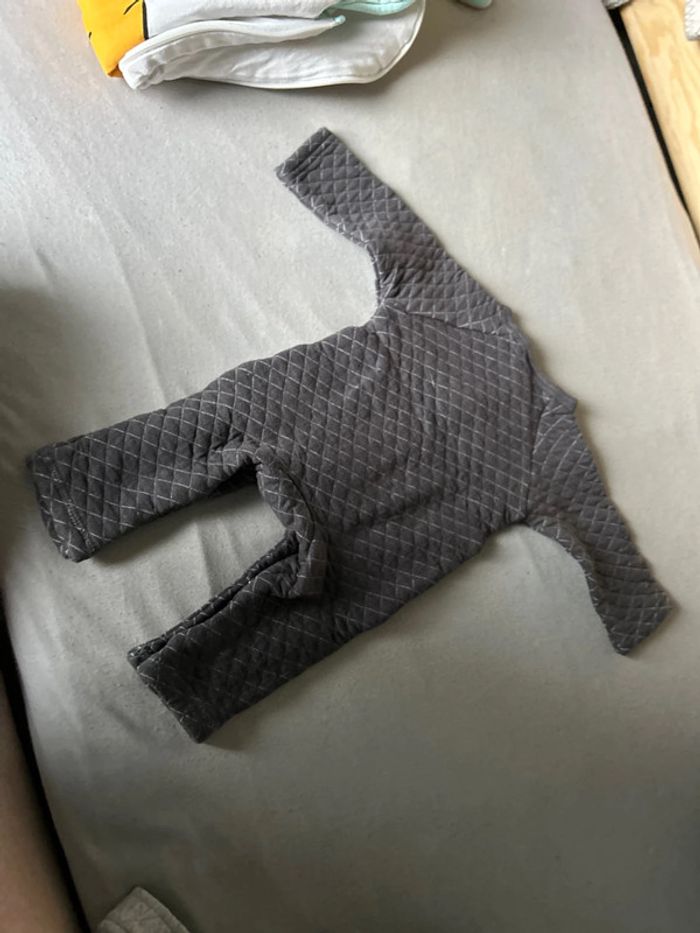 Pyjama 1 mois - photo numéro 2