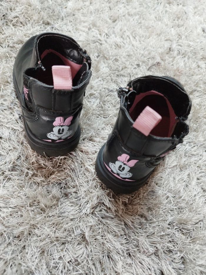Bottes mini-fi couleur noire et rose pointure 24