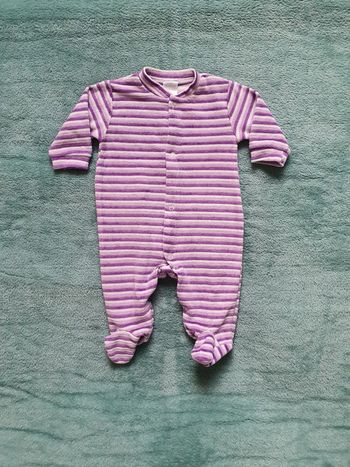 Tres beau pyjama 1 mois