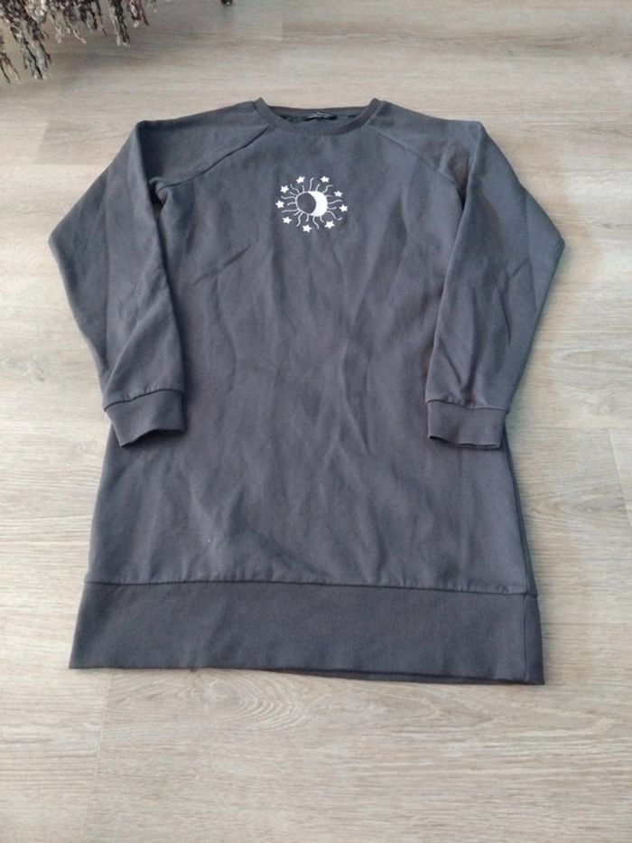 Robe Wednesday's Girl