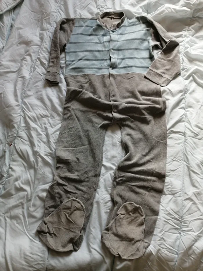 Pyjama combi.