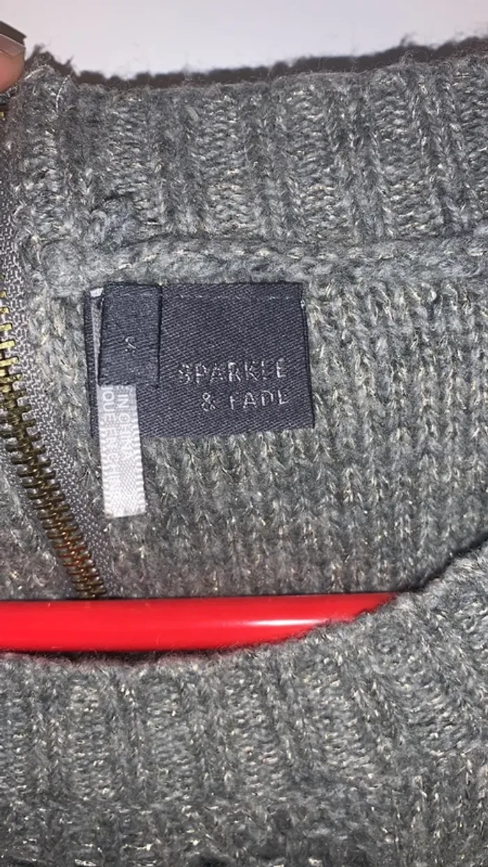 Petit pull manches courtes aéré à paillettes - photo numéro 3