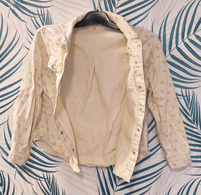 🌸 Veste en jean à fleurs - Kiabi - 12 ans 🌸 - photo numéro 6