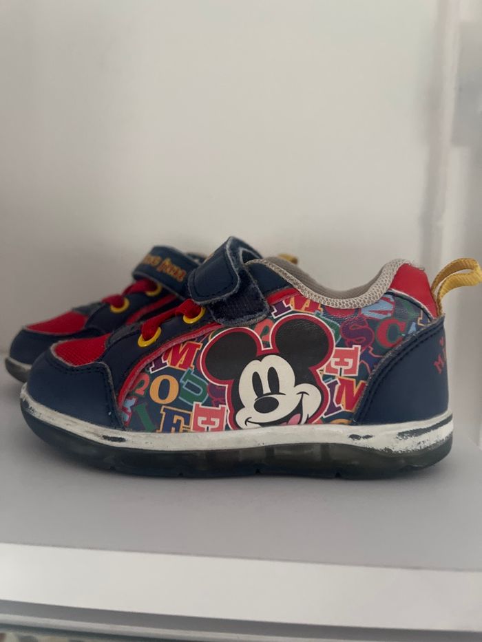 Chaussure bébé Mickey taille 23 - photo numéro 2
